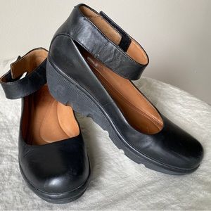 Clark's Clarene Tide Wedge Black Maryjane Adjustable Ankle Strap Shoe Sz 8.5